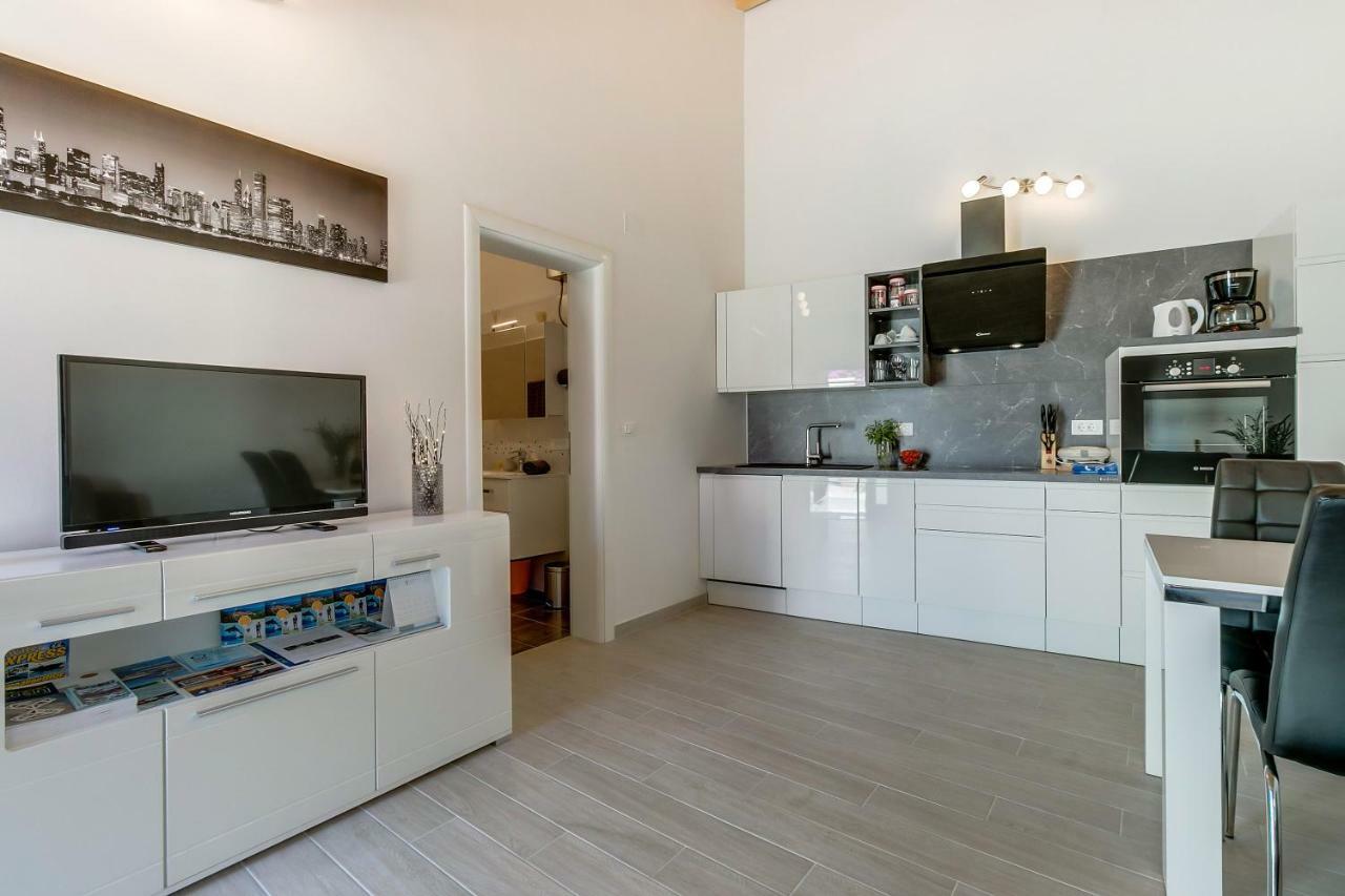 Apartments Relax Велі-Лошинь Екстер'єр фото