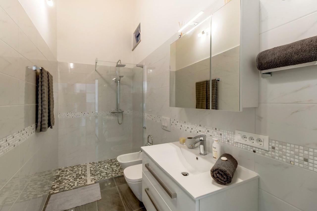 Apartments Relax Велі-Лошинь Екстер'єр фото