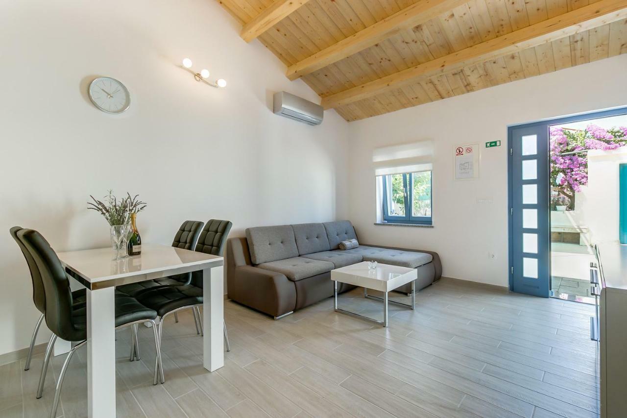Apartments Relax Велі-Лошинь Екстер'єр фото